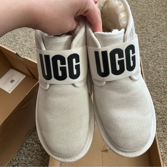 UGG Women's Neumel II Graphic Chukka Boots White Size 8 - Picture 4 of 11